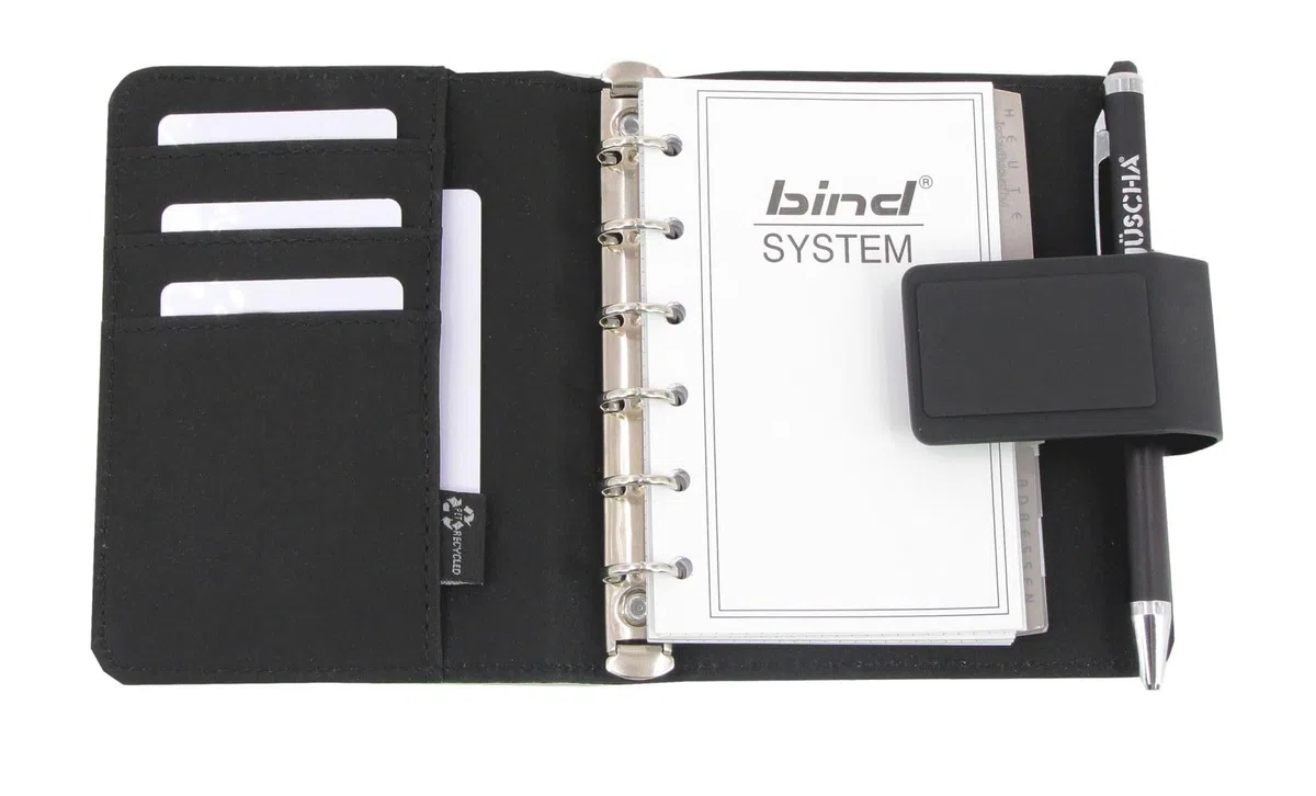 17300 - Agenda A7 RPET CEBU, in PET riciclato, calendario, agenda, 3 lingue, chiusura magnetica, passante per penna, scomparti per biglietti da visita, ca. 11,5 x 14 x 3 cm, grigio